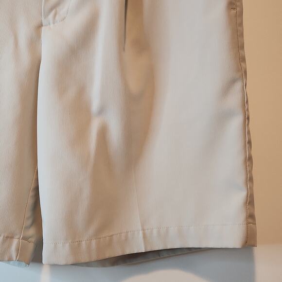 Nike Golf Khaki Shorts Men's Size 32 VERY NICE!! - Picture 5 of 12